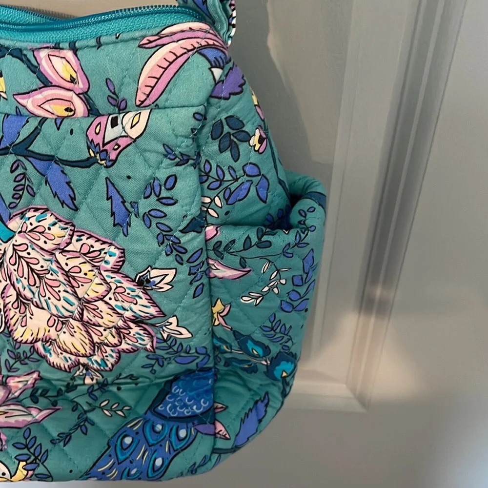 Vera Bradley large crossbody - Picture 8 of 9
